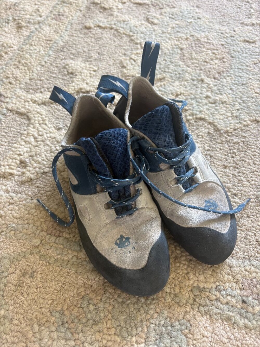 Evolv Skyhawk Rock Climbing Shoes Women's Size 9.5 (EU 41)